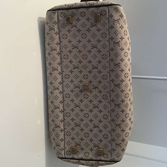 Louis Vuitton Light Tan Brown LV Josephine MG Canvas Handbag - Picture 7 of 17